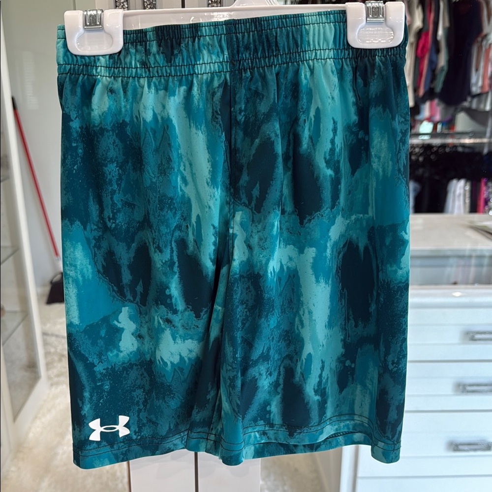 Under Armour Athletic Shorts boys size 7
